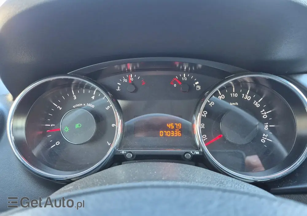 PEUGEOT 3008 1.6 Allure