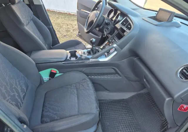 PEUGEOT 3008 1.6 Allure