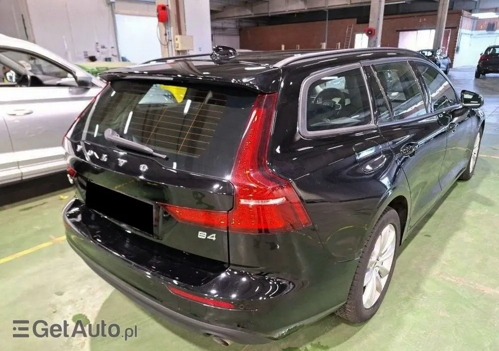 VOLVO V60 B4 D Geartronic Momentum Pro
