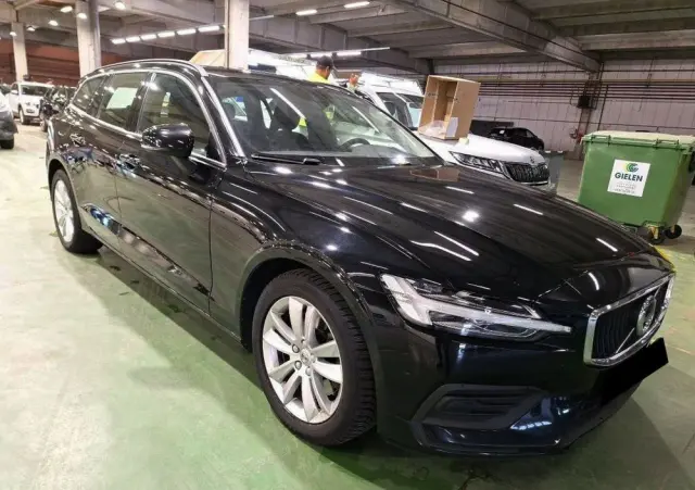 VOLVO V60 B4 D Geartronic Momentum Pro