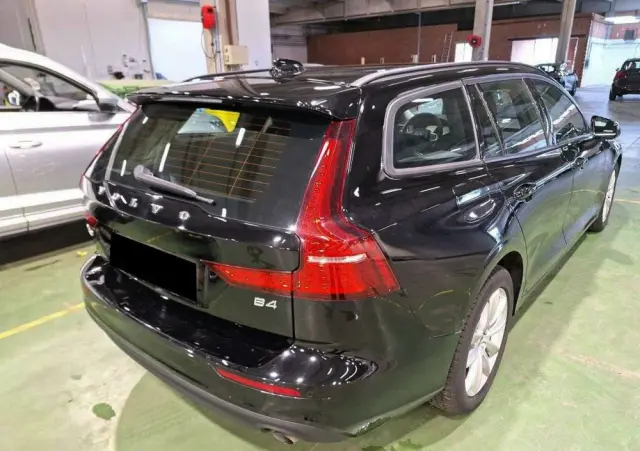 VOLVO V60 B4 D Geartronic Momentum Pro