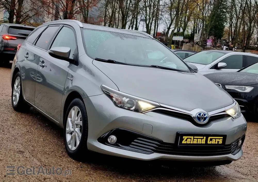 TOYOTA Auris Hybrid 135 Comfort