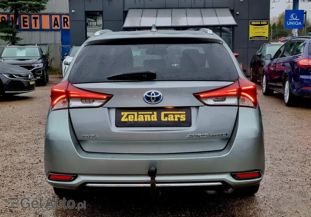 TOYOTA Auris Hybrid 135 Comfort
