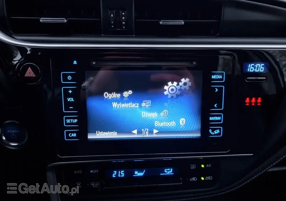 TOYOTA Auris Hybrid 135 Comfort