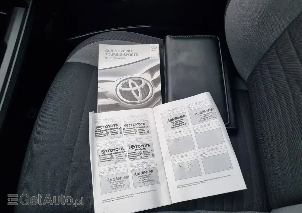 TOYOTA Auris Hybrid 135 Comfort