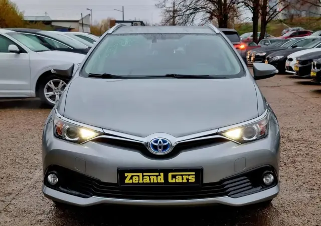 TOYOTA Auris Hybrid 135 Comfort