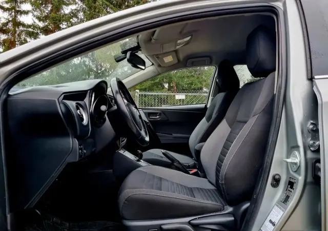 TOYOTA Auris Hybrid 135 Comfort