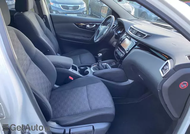NISSAN Qashqai 1.6 DIG-T N-Connecta