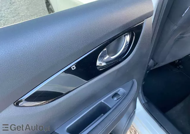 NISSAN Qashqai 1.6 DIG-T N-Connecta