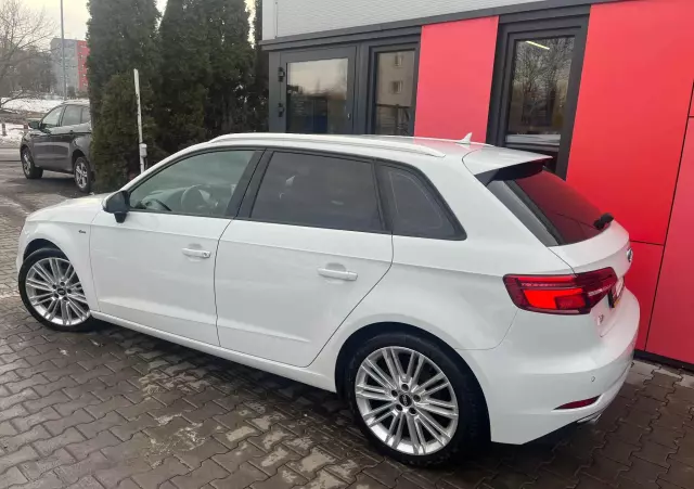 AUDI A3 1.6 TDI Sportback (clean diesel) S line Sportpaket