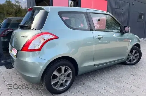 SUZUKI Swift 