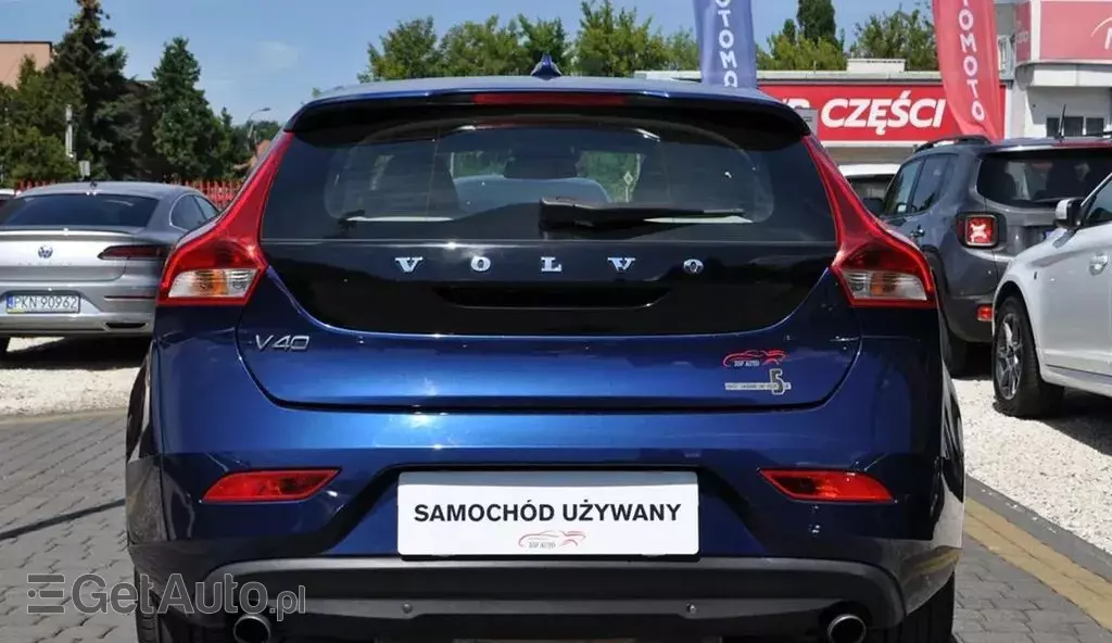 VOLVO V40 