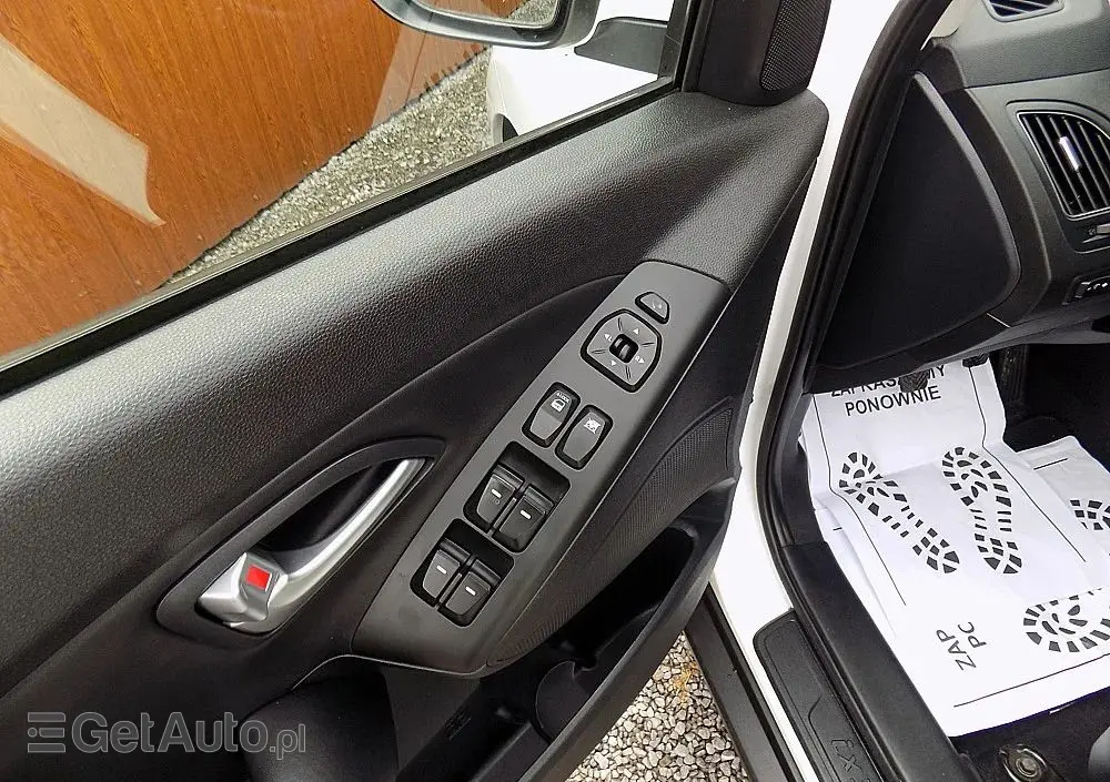 HYUNDAI Ix35 Blue 1.6 2WD Finale Gold