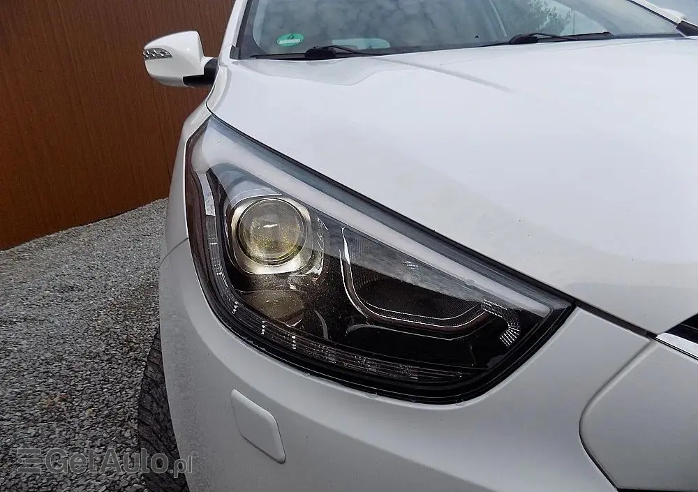 HYUNDAI Ix35 Blue 1.6 2WD Finale Gold