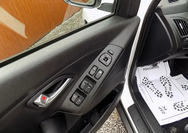 HYUNDAI Ix35 Blue 1.6 2WD Finale Gold