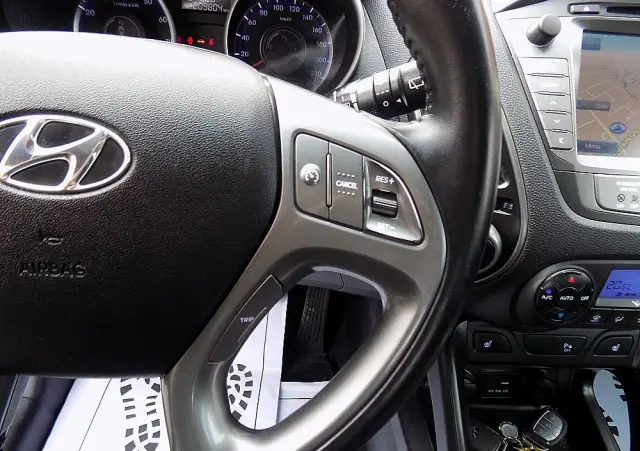 HYUNDAI Ix35 Blue 1.6 2WD Finale Gold