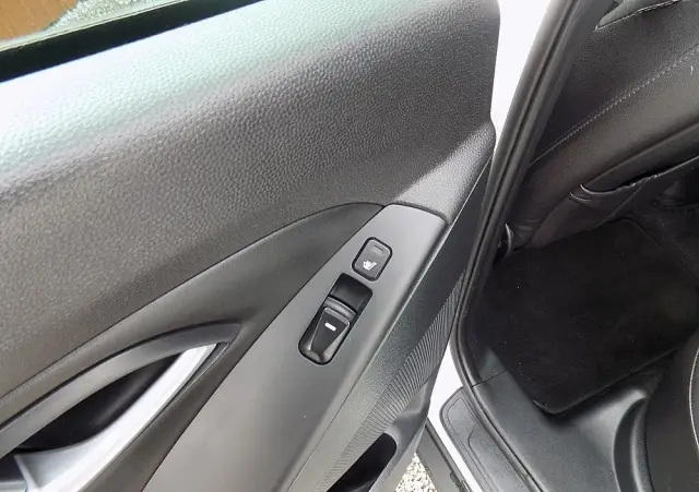 HYUNDAI Ix35 Blue 1.6 2WD Finale Gold