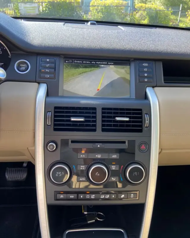 LAND ROVER Discovery Sport 2.0 D180