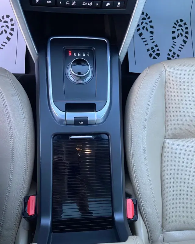 LAND ROVER Discovery Sport 2.0 D180