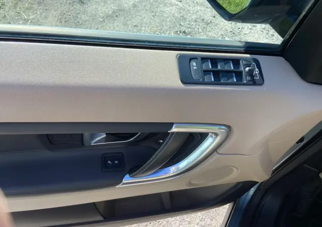 LAND ROVER Discovery Sport 2.0 D180