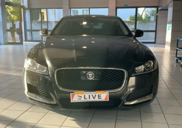 JAGUAR XF 20d AWD Prestige
