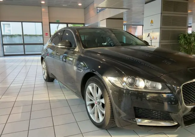 JAGUAR XF 20d AWD Prestige