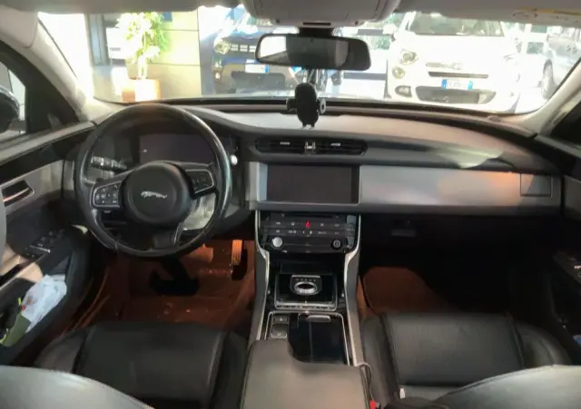 JAGUAR XF 20d AWD Prestige