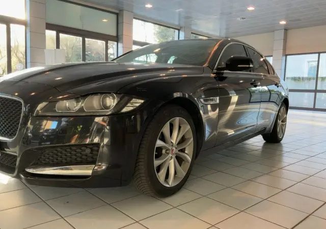 JAGUAR XF 20d AWD Prestige