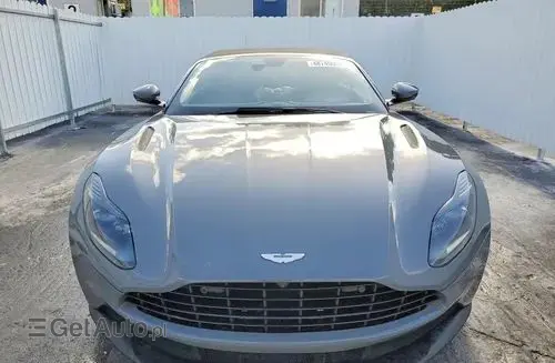 ASTON MARTIN DB11 