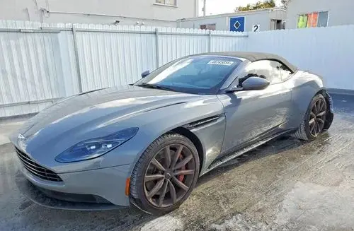 ASTON MARTIN DB11 
