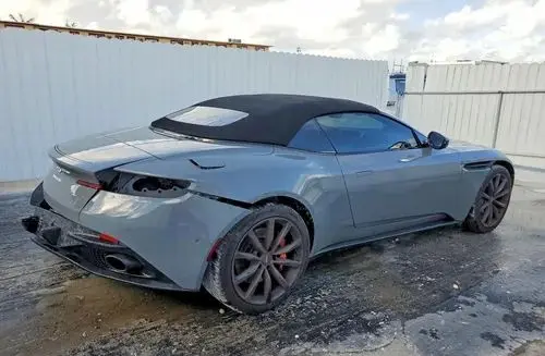 ASTON MARTIN DB11 