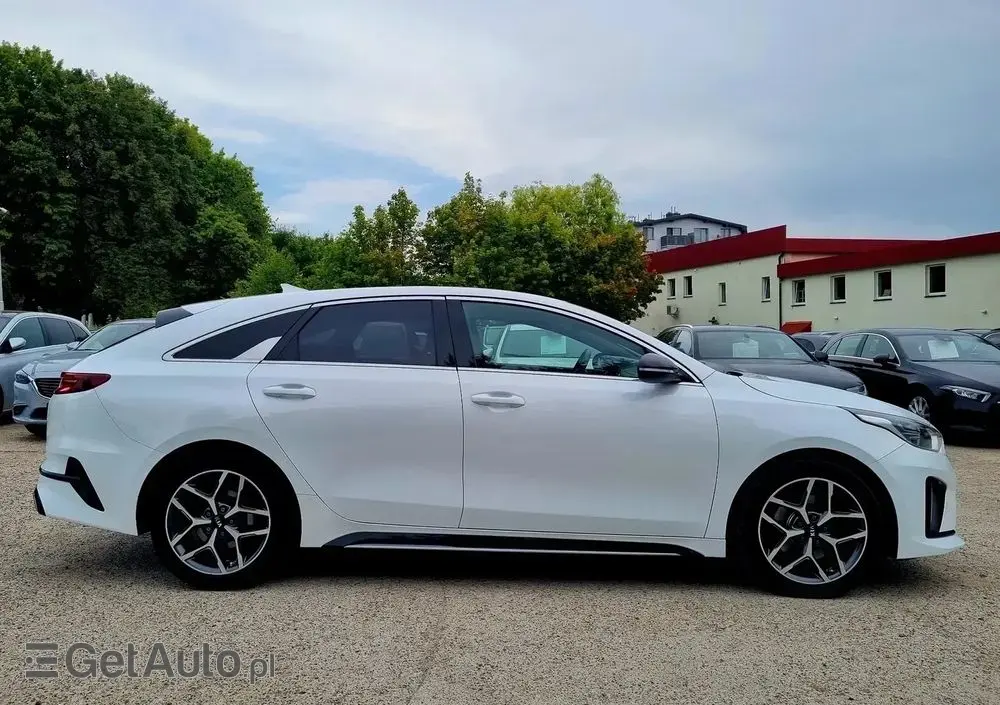 KIA ProCeed 1.6 CRDi DCT7 SCR GT LINE
