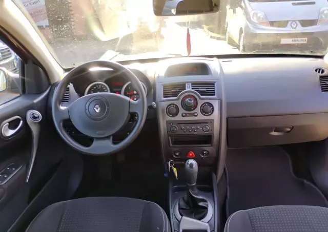 RENAULT Megane 1.4 Authentique