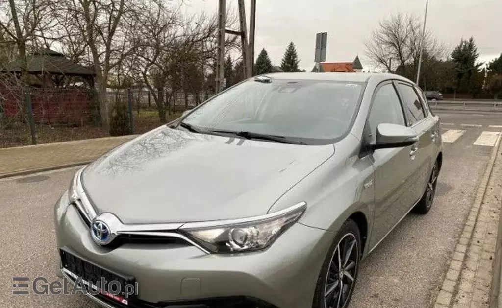 TOYOTA Auris 