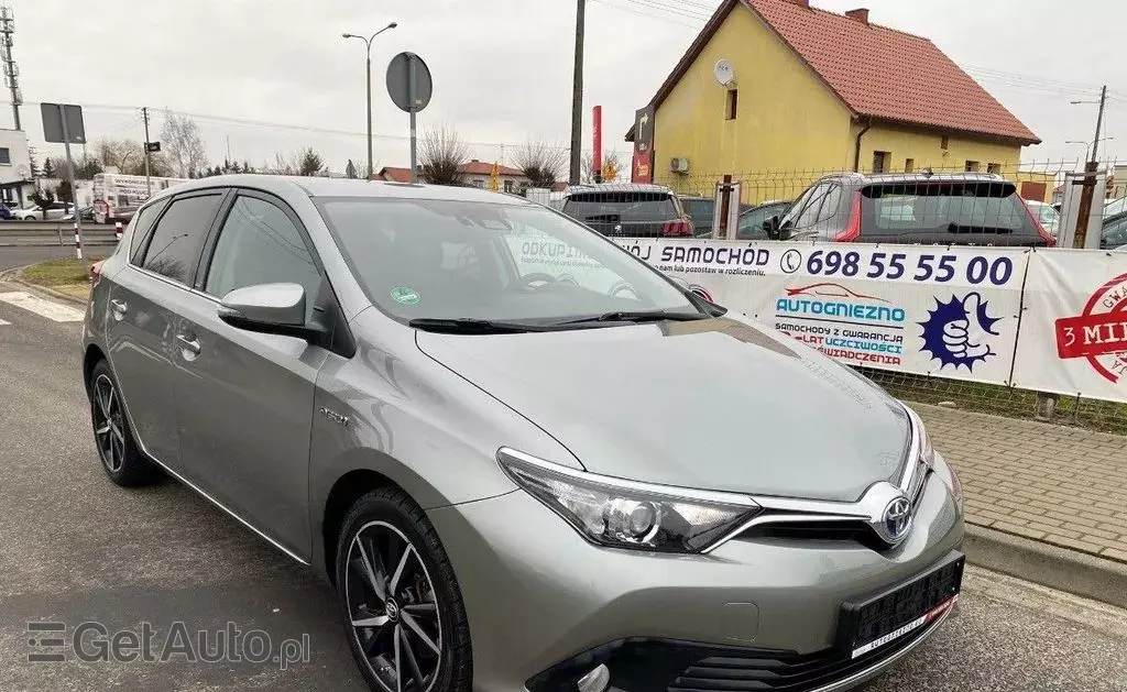 TOYOTA Auris 