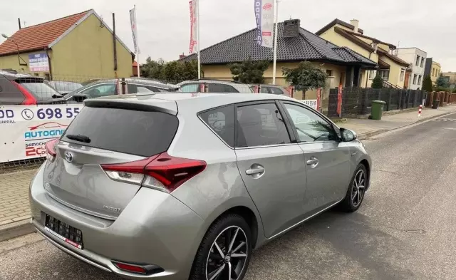 TOYOTA Auris 