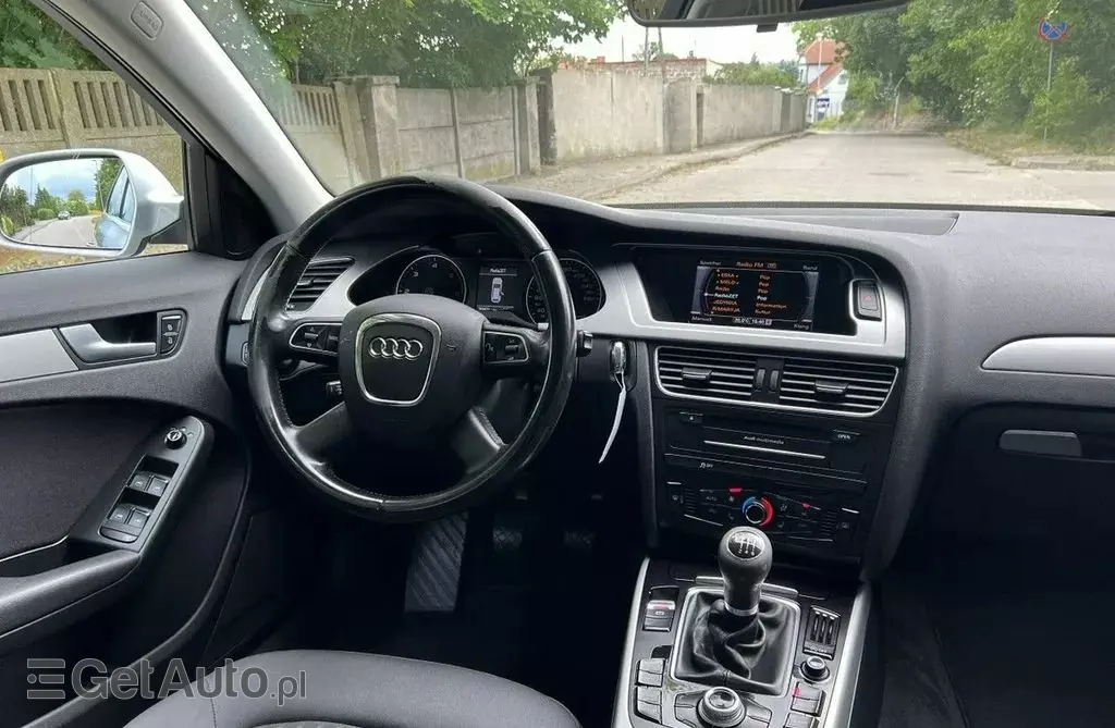 AUDI A4 