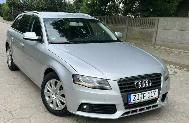 AUDI A4 