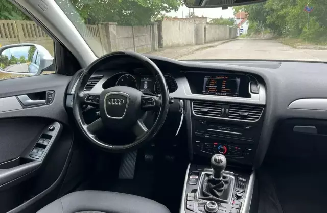 AUDI A4 