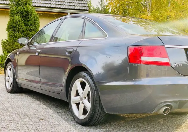 AUDI A6 Limousine 