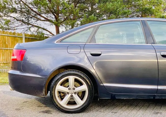AUDI A6 Limousine 