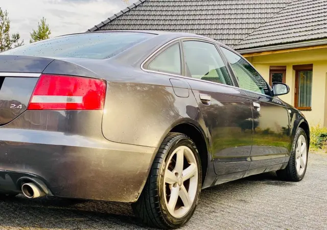AUDI A6 Limousine 