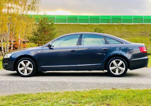AUDI A6 Limousine 