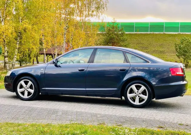 AUDI A6 Limousine 