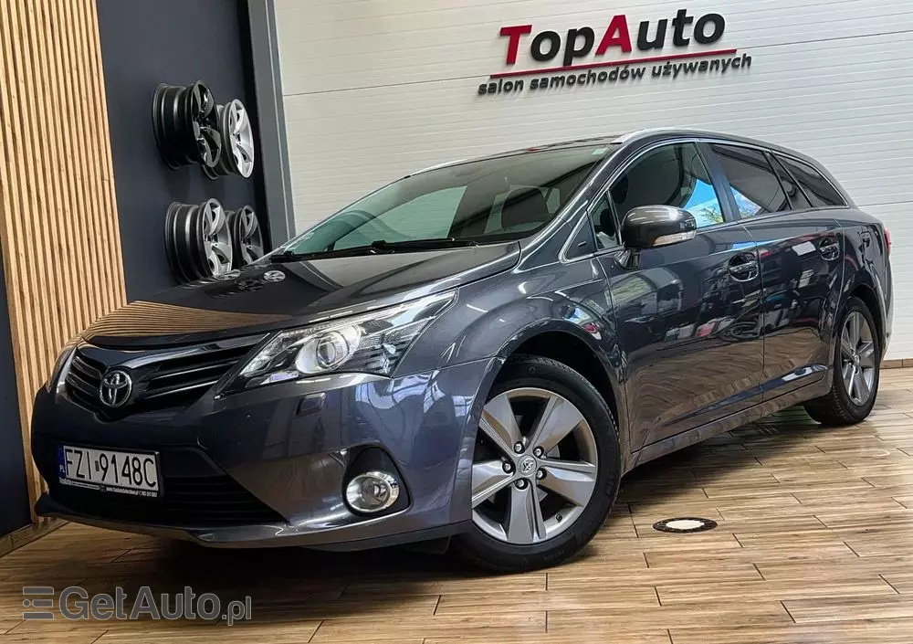 TOYOTA Avensis 1.8 Premium