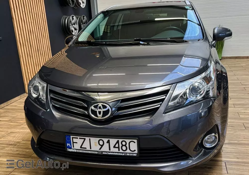TOYOTA Avensis 1.8 Premium
