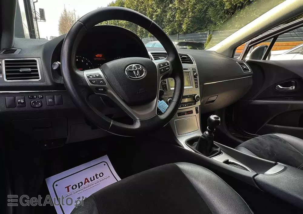 TOYOTA Avensis 1.8 Premium