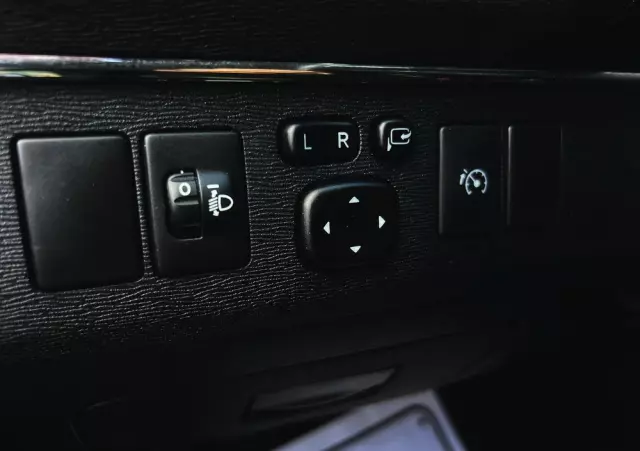 TOYOTA Avensis 1.8 Premium