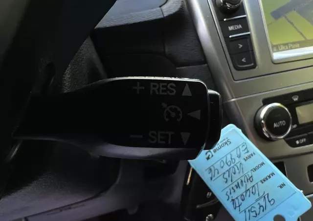 TOYOTA Avensis 1.8 Premium