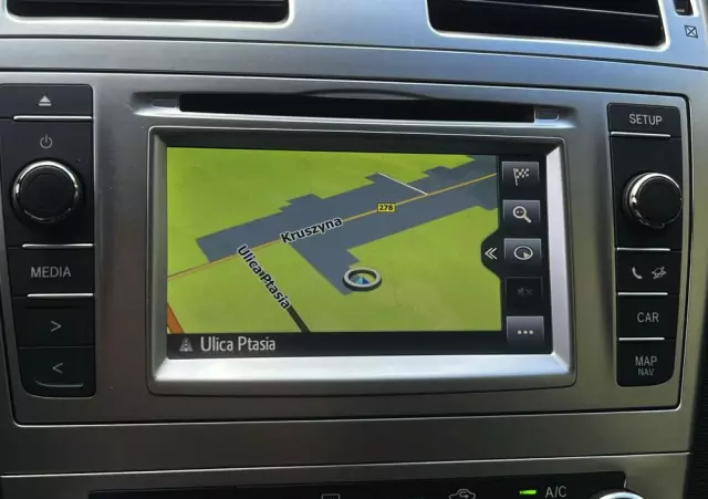 TOYOTA Avensis 1.8 Premium